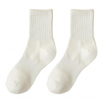 Unisex sokid keskmise toru igap&auml;evaseks kandmiseks s&uuml;gistalvel niiskust absorbeerivad kudumissokid &otilde;ues piimvalge v&auml;rv