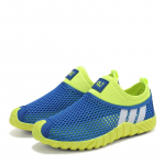 Moodsad hingavast v&otilde;rgust lastejalatsid &otilde;uetossud 3&ndash;15-aastastele poistele t&uuml;drukutele, suvised rannajalatsid, kerged kahlamisjalatsid 39 sinine