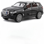 1/32 BMW X5 linnamaasturi sulamist automudeli m&auml;nguasja skaala simulatsiooniga maastikus&otilde;iduk koos helivalgustusega tagasit&otilde;mbamiskaunistused, kogumisesemed lastele must