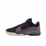 Nike LeBron 22 EP Blacklight Meeste Tossud Tumehall V&auml;ljap&otilde;lenud Lilla Laser-Fuksia FZ1095-001 40.5