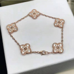 Boutique Neljak&auml;pa Ristikheina Viie &Otilde;iega K&auml;ev&otilde;ru 18K Kerge Luksus Ins Disain Mood Peen Mitmek&uuml;lgne Meeste ja Naiste Mudelid K&auml;ev&otilde;ru Boutique Bracelet