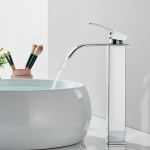 Vannitoa segisti juga, &uuml;he k&auml;epidemega &uuml;he auguga kroomitud k&otilde;rge juga, k&uuml;lma ja kuuma vee segisti juga vanity segisti kraanid h&otilde;be