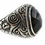 Bague cr&eacute;ateur 'Thorgal' noir 62 must