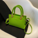 T&auml;iustatud Crossbody kott Naiste kott 2023 Uus mood k&auml;ekott Tekstuuriga &otilde;lakott Mitmek&uuml;lgne l&auml;&auml;nelik v&auml;ike kandiline kott 20x8x14.5cm