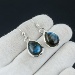 Blue Fire Labradoriit k&otilde;rvar&otilde;ngas, 925 Sterling h&otilde;bek&otilde;rvar&otilde;ngas Kaunis kalliskivist Cabochon kivist k&otilde;rvar&otilde;ngas s&uuml;nnip&auml;evaks k&otilde;rvar&otilde;ngas kingitus talle naistele 1.77
