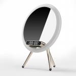 Nutikas Bluetooth-k&otilde;lar juhtmevaba peegel helikast laua &auml;ratuskell LED &ouml;&ouml;valgusega TF muusikapleier 15W juhtmevaba laadija Smart Makeup Mirror valge