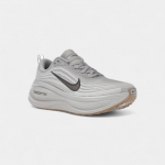 Nike Vomero Plus College Grey Light Iron Ore Gum 47.5 hall