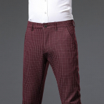 Suvised ruudulised vabaaja p&uuml;ksid meeste &otilde;hukesed v&auml;ikesed jalad, mitte raudsed kevad- ja s&uuml;gisp&uuml;ksid &otilde;hukesed mudelid mitmek&uuml;lgsed pikad p&uuml;ksid 30 hall v&auml;rv