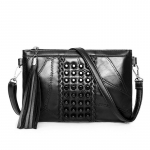 Naiste ehtsast nahast k&auml;ekotid Rivet Clutch Naiste &otilde;lakott Disainer k&auml;ekotid Tutt Crossbody kott t&uuml;drukule