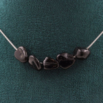 Pierres et Min&eacute;raux. Collier 5 perles Tourmaline Schorl du Br&eacute;sil Chaine en acier Collier femmes, hommes. Taille personnalisable.
