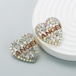 Naiste kirjaga k&otilde;rvar&otilde;ngad titaanist terassulamist ripatsk&otilde;rvar&otilde;ngad akr&uuml;&uuml;list v&auml;rvilised kristallist &otilde;&otilde;nsa s&uuml;damekujulised geomeetrilised k&otilde;rvakaunistused OneSize punane