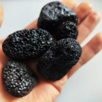Looduslik akvaariumi kalamahuti filtrikandja vulkaaniline kivi bioloogiline pall biofilter l&auml;bipaistev vesi kaunistus k&auml;rgstruktuuriga filtrikivi 100g must