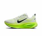 Nike Vomero 18 Naiste jooksujalatsid HM6804-102 Suurus EU 36.5 roheline