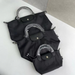 Kaasaskantav pelmeenikott Meeste ja naiste Sama Mitmek&uuml;lgne Suure mahutavusega Perforeeritud &Otilde;la-Crossbody kott Trend Mini 17x10x14cm must