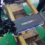K&otilde;igi seeriate T&otilde;ukeratta Kleebis MINIMOTORS DUALTRON elektrit&otilde;ukerattale THUNDER Ultra, Raptor, DT3, DT2, T&otilde;ukeratta Kleebis Libisemisvastane Leht DT mini gray