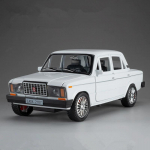 1/18 LADA 2107 Klassikaline auto Sulamist Automaal Mudel Diecast Metallist S&otilde;idukid Automaal Simulatsioonheli ja Valgustus Kogumine Laste M&auml;nguasjad Kingitus valge
