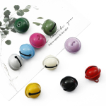 10 tk. Rikkalikud ja v&auml;rvilised rauast k&otilde;lisevad kellad v&otilde;lusid j&otilde;ulukellad helmed peokaunistused ripatsid DIY k&auml;sit&ouml;&ouml; k&auml;sitsi valmistatud aksessuaarid mitmev&auml;rviline