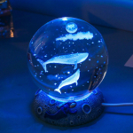 3D-kristallkuuli &ouml;&ouml;valgustid helendavad merimeduusid, astronaut USB-toiteallikad, soe voodivalgusti j&otilde;ululatern lastele kingituseks