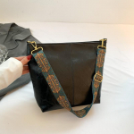 Yogodlns laia geomeetrilise rihmaga &otilde;lakott Suure mahutavusega Crossbody kotid naistele Retro Pu nahast naiste kott ostlemiseks ja reisimiseks 24x12x26cm must