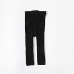 Uus kevads&uuml;gis beebip&uuml;ksid vasts&uuml;ndinud t&uuml;drukud s&auml;&auml;rised mullav&auml;rvi puuvillased soonikkoes riided p&uuml;ksid lapsed lapsed beebit&uuml;drukutele poisid S valge