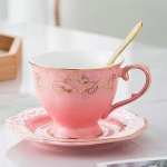 British Court Luxury Tracing Gold kohvitass ja taldrik Kaheosaline keraamilise tassi komplekt veetass Lilletee tass piimatass