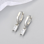 Trendikad ristk&uuml;likukujulised v&auml;rvilised tsirkoonk&otilde;rvar&otilde;ngad naistele &ndash; moes ja mitmek&uuml;lgne white gold valge