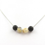 Pierres et Min&eacute;raux. Collier perles Onyx noir mat + Opale multicolore d'Australie 8 mm Chaine en acier inoxydable.