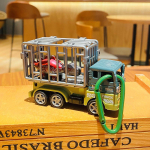 Multifilmi dinosauruste veoauto, tagasit&otilde;mmatav m&auml;nguauto v&otilde;tmehoidja &ndash; loominguline &uuml;li&otilde;pilaskoti ripats, v&auml;ike kingitus