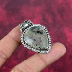 Prehnite ehted, 925 tahke h&otilde;bedast ripats k&auml;sitsi valmistatud v&auml;&auml;riskividest ehted, kingitused naisele uhiuus ripats 1.77 Inches