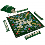 Scrabble Grand Kokkupandav v&auml;ljaanne p&ouml;&ouml;rleva puidust m&auml;ngulauaga