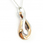 Altesse [H2980] &ndash; 2-tooniline koreograafia h&otilde;bedane kaelakee kuld