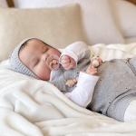 3D Skin Reborn Sleeping Fat Baby Doll 60 CM Silikoonist m&auml;nguasi veresoonkonna veenidega t&uuml;drukule nagu t&otilde;eline kunst Bebe s&uuml;nnip&auml;evakingitus lapsele