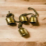 Komplekt 4 Harmony lehmakella, suur lemmiklooma kaelakell, k&auml;sitsi valmistatud kellakomplekt k&ouml;iega, lemmikloomatarvikud, dekoratiivsed raudkellad, j&otilde;ulukink