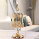 1 tk Euroopa stiilis vanaaegne s&auml;ilituspurk kaanega &ndash; elegantne kommikarp elutoa diivanilaua ja t&ouml;&ouml;laua kaunistamiseks Small kuld