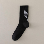 1/5 paari jooksusokke meestele ja naistele. 1 pair