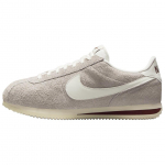 Nike Cortez SE College Grey Team Red Unisex tossud Kreemjas Tume-Team-Red Kookospiim HF3142-001 42.5