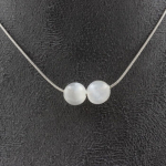 Pierres et Min&eacute;raux. Collier 2 perles Selenite du Maroc 8 mm Chaine en acier inoxydable Collier femmes, hommes. Taille personnalisa