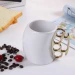 2022 Originaalsed 500 ml ideed rusikast tassi vasest liigenditest ja messingist s&otilde;rmenukkidest uudne kingitus keraamika paarid piima kohvikruus 401-500ml valge