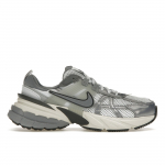 Nike V2K Run Pure Platinum Wolf Grey Naiste tossud Cool-Grey Metallic-Cool-Grey FD0736-003 44.5