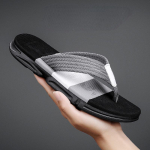 Libisemis- ja haisuvastaste sandaalide kandmine suvel v&auml;lispordiks, pehme tallaga rannasandaalid 39