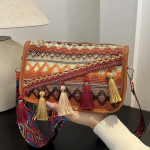 WTEMPO Etnilise stiiliga k&auml;ekotid Naiste tipptasemel Crossbody kotid Vabaaja stiilsed mitmek&uuml;lgsed laulja &otilde;lakotid 1pc punane