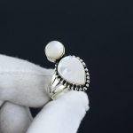 Looduslik p&auml;rlmutter reguleeritav 925 h&otilde;bedane s&otilde;rmus &ndash; sobib USA suurustele 6&ndash;10 &ndash; k&auml;sitsi valmistatud Boho ehted naistele ja meestele, s&otilde;brap&auml;eva kingitused Adjustable