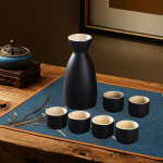 Keraamiline sake komplekt Potitopside sisekujundus 6 kingitusega Traditsiooniline loominguline jook valge