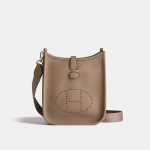 Moodne Daamide &Uuml;hev&auml;rviline Lihtne V&auml;ike Ruudukujuline Kott Tekstuuriga &Uuml;he &Otilde;la Crossbody Pu T&auml;ht T&auml;nava Kott 17*5*19cm one size helepruun v&auml;rv