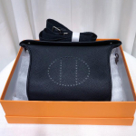 K&otilde;rgekvaliteediline mitmek&uuml;lgne esimese kihi veisenahast kott, &otilde;htus&ouml;&ouml;gi taldrikukott, ehtsast nahast unisex-kott, vabaaja &otilde;lakott. 21*5*18cm must