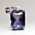 22 ct v&auml;rvi muutev aleksandriit naturaalne ripats 925 sterlingh&otilde;be SERTIFITSEERITUD 13.4 mm Approx mitmev&auml;rviline