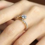 Uus 4 k&uuml;&uuml;nisega t&auml;hekujuline raja kujuga 925 h&otilde;bekollane kuldne moissanite naiste s&otilde;rmus 1 karaadiga luksuslik teemant ehe 5
