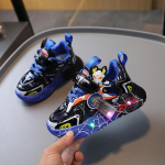 2024. aasta kevad ja s&uuml;gis uus mood Laste spordijalatsid Valgustid Multikad vabaajajalatsite trend 26 sinine