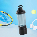 Suure mahutavusega puuvilja plasttops kolmekihiline treeningu lihasvalgu pulbri &scaron;eiker 630ml punane