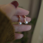 Kuldhelmestega k&otilde;rvar&otilde;ngad Naiste Kerge Luksuslik Ni&scaron;&scaron; Disain Sense Taga rippuvad Imitatsioonist p&auml;rliga k&otilde;rvar&otilde;ngad N&auml;ita n&auml;gu &otilde;hukesed k&otilde;rvar&otilde;ngad